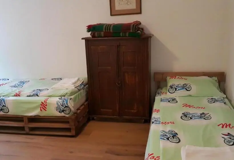 バスルーム共有のトリプルスタンダード, Vedra Guest House