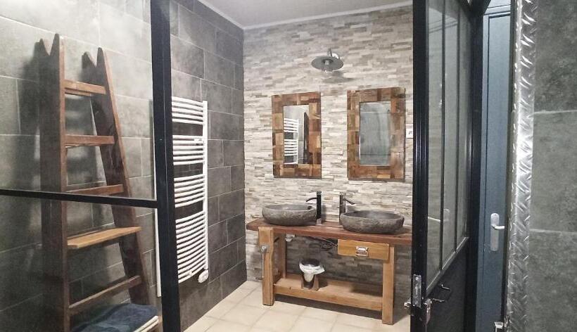 منزل غرفتين نوم, La Ferme Du Père