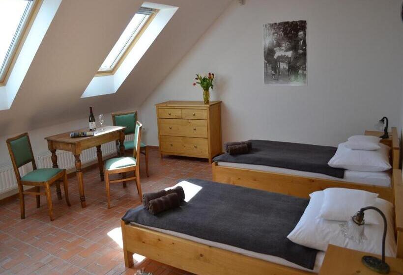 חדר סטנדרט לשלושה, Turján Vendégház