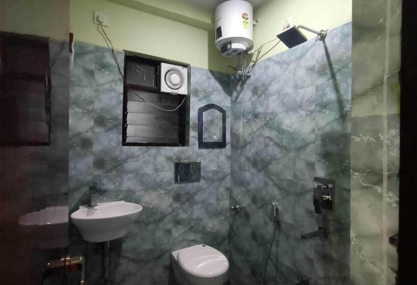 Standardrum, Oyo 63219 Amtala Guest House