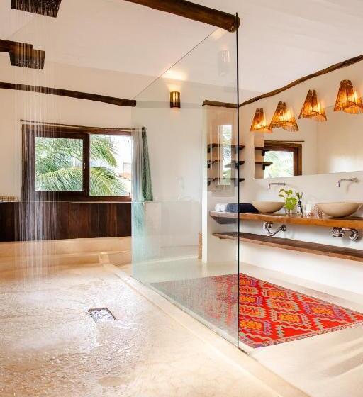 اتاق لوکس با بالکن, Casa Elea