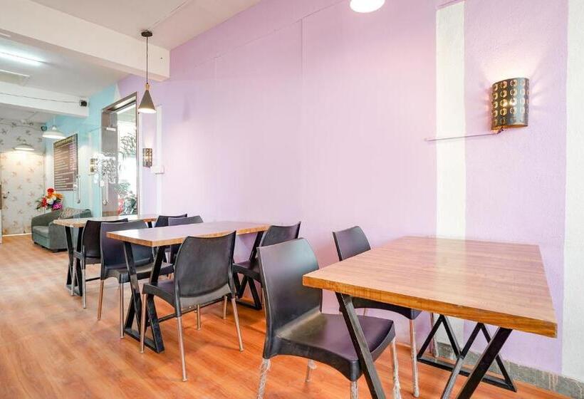 Quarto Deluxe, Treebo Trend Elegant Stay