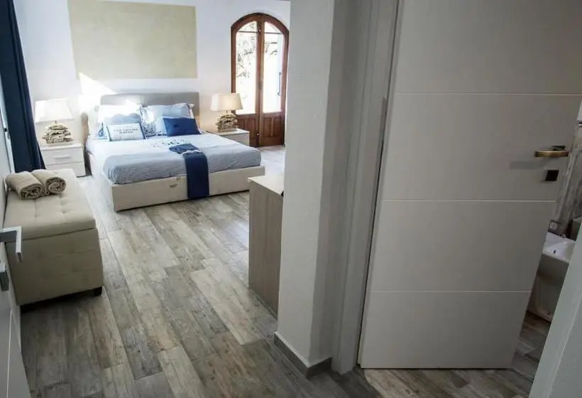 オーシャンビューデラックスルームバルコニー付き, Villa Elena B&b Experience