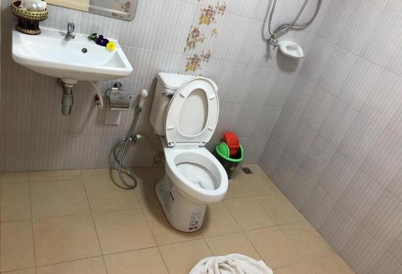 Pokój Standard, Mitkhoonyoum