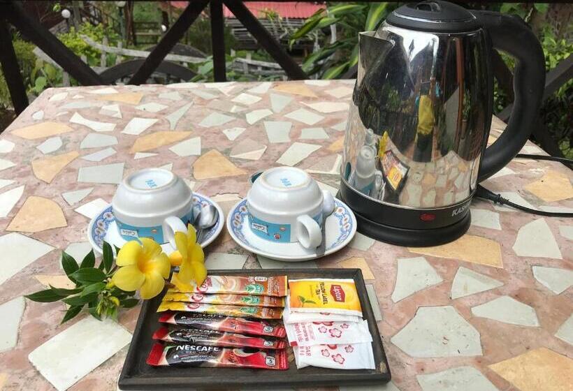 Pokój Standard, Mitkhoonyoum