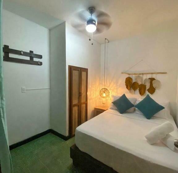 חדר סטנדרט חדר אמבטיה משותף, Traveler Hostel