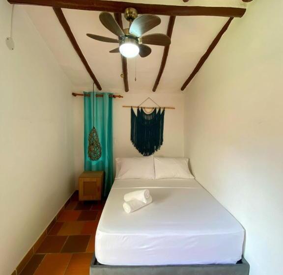 חדר סטנדרט חדר אמבטיה משותף, Traveler Hostel