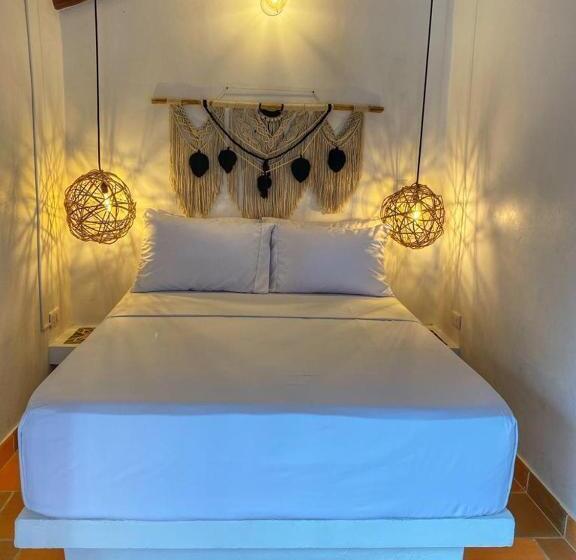 חדר סטנדרט עם מרפסת, Traveler Hostel