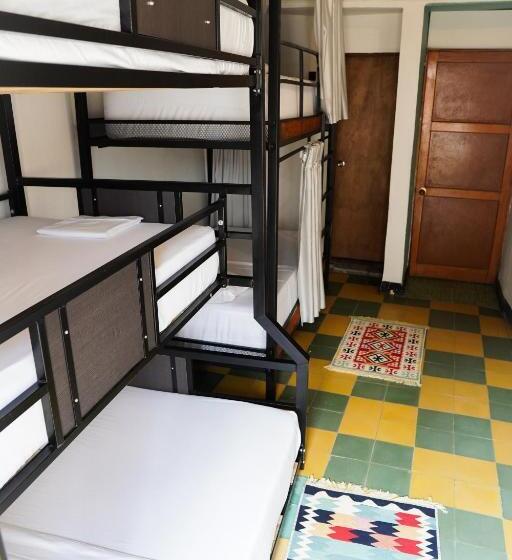 Семейный Номер, Traveler Hostel