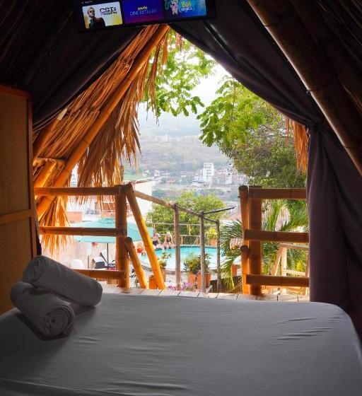 Шале 1 Спальня, Traveler Hostel