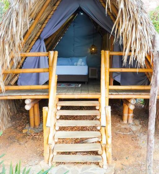 Шале 1 Спальня, Traveler Hostel