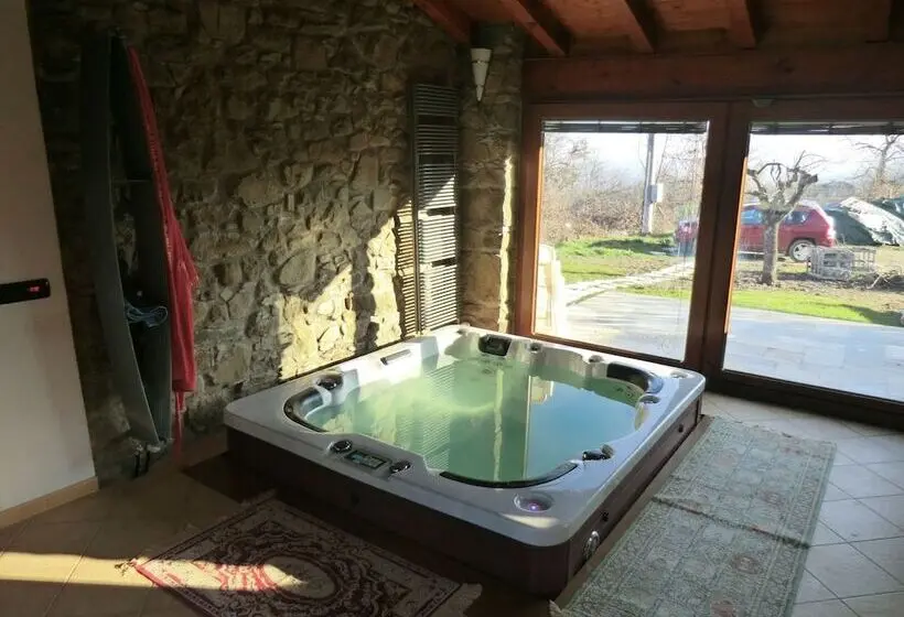 ２ベッドルームハウス, B&b Le Peschiere