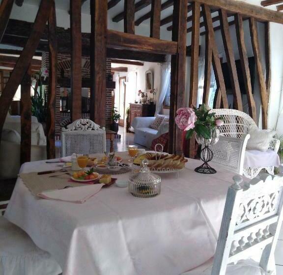 غرفة قياسية, Le Moulin Des Roses