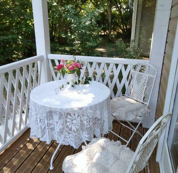 غرفة قياسية, Le Moulin Des Roses