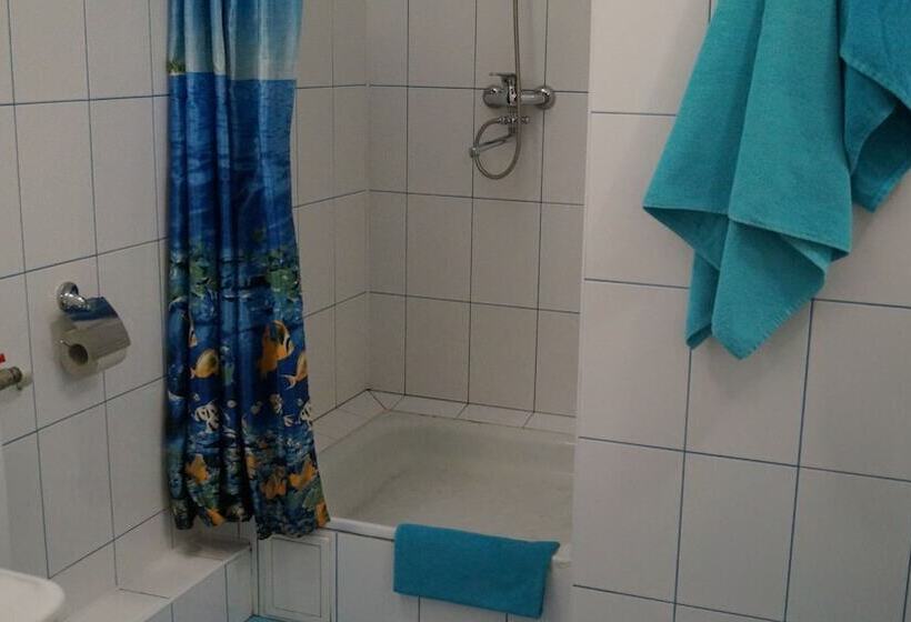 Номер Стандарт Трехместный, Motel Evrazia Bataysk