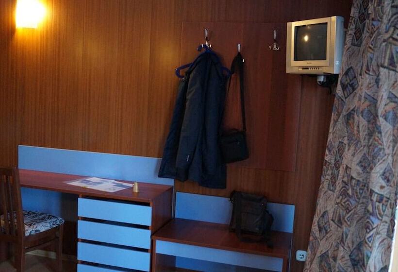 Номер Стандарт Трехместный, Motel Evrazia Bataysk