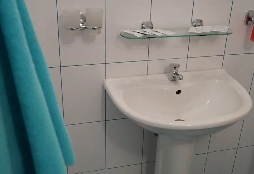 スタンダード4人部屋, Motel Evrazia Bataysk