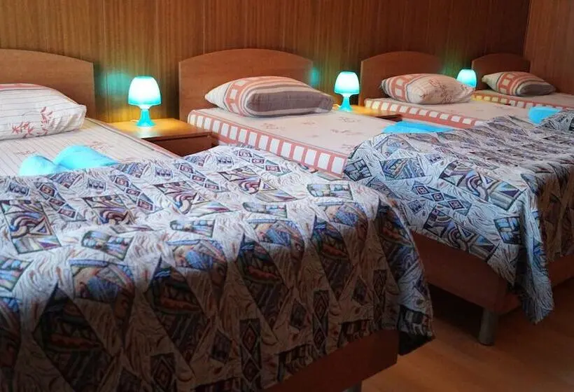 スタンダード4人部屋, Motel Evrazia Bataysk