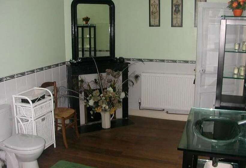 غرفة عائلية مطلّة علي الحديقة, Chez Beaumont