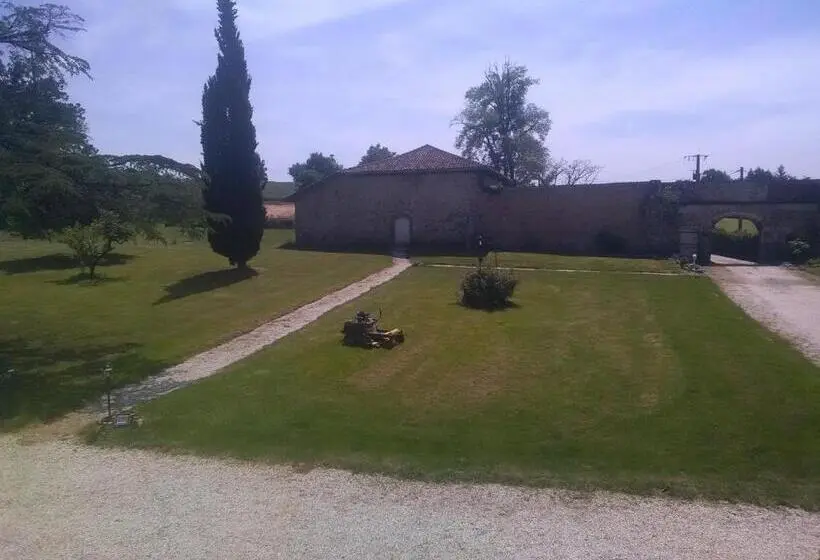 ガーデンビュースタンダードルーム, Pierre Deluen Domaine De La Grange De Quaire