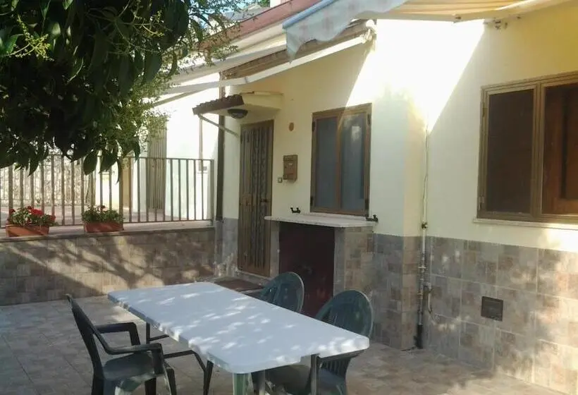 Talo 1 Makuuhuone, Agriturismo Persichitti