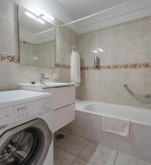 Superior Kolmen Hengen Huone Merinäkymä, Apartamentos Borinquen