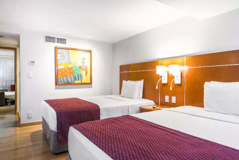 スタンダード４人部屋, Eurostars Zona Rosa Suites