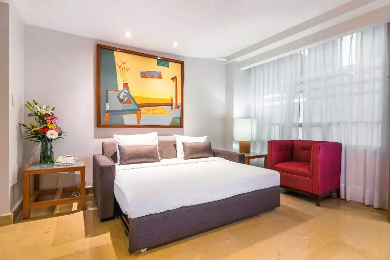 スタンダード４人部屋, Eurostars Zona Rosa Suites