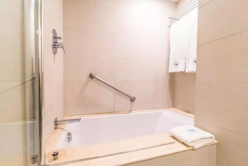 スタンダード４人部屋, Eurostars Zona Rosa Suites