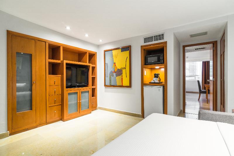 スタンダード４人部屋, Eurostars Zona Rosa Suites