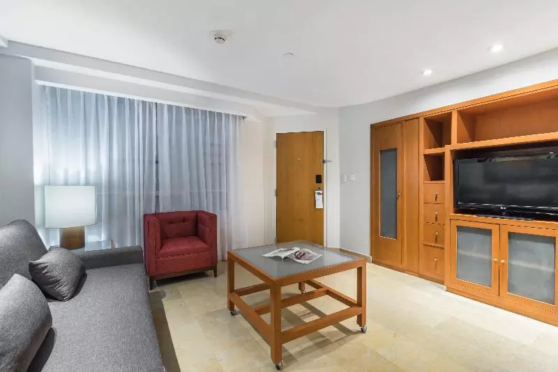 スタンダードトリプルルーム, Eurostars Zona Rosa Suites