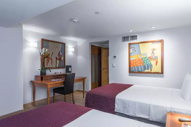 スタンダードトリプルルーム, Eurostars Zona Rosa Suites