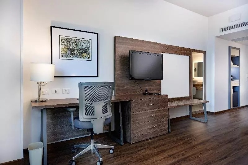اتاق اجرایی با تخت بزرگ, Holiday Inn Express Villahermosa, An Ihg