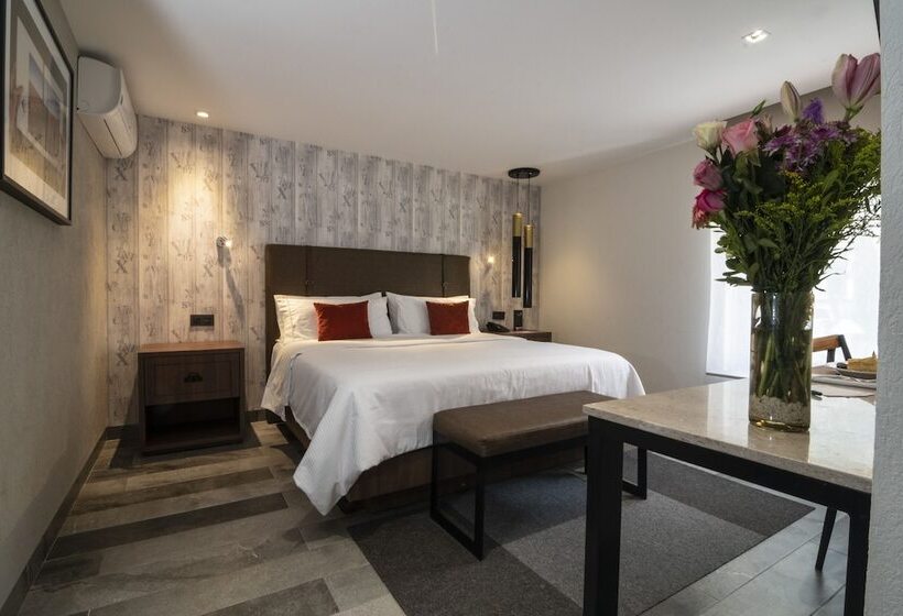 スーペリアールーム, Ronda Minerva