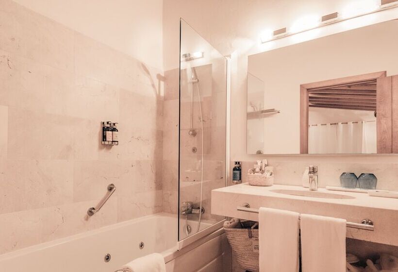 جناح, Cases De Son Barbassa Hotel & Restaurant