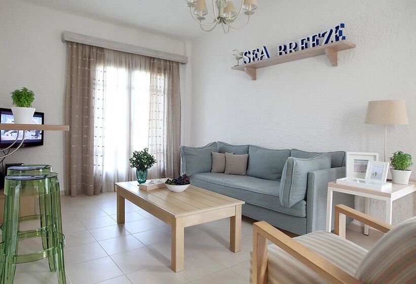 スイート, Skopelos Village