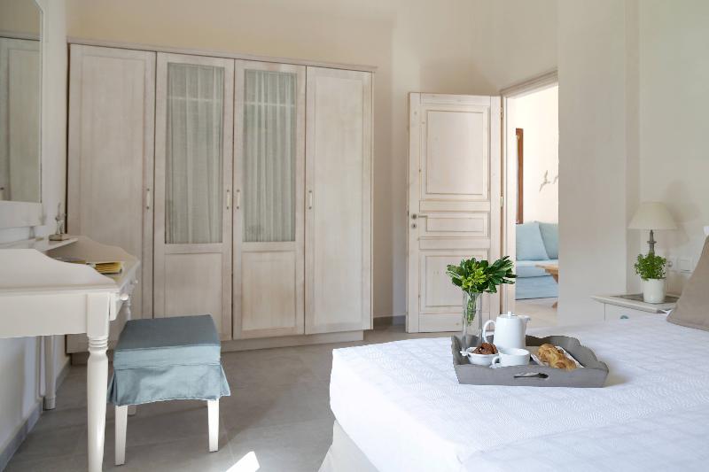 サイドシービュージュニアスイート, Skopelos Village