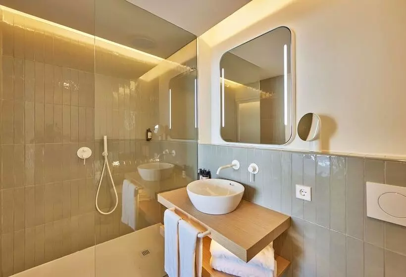اتاق استاندارد, Universal Hotel Aquamarin