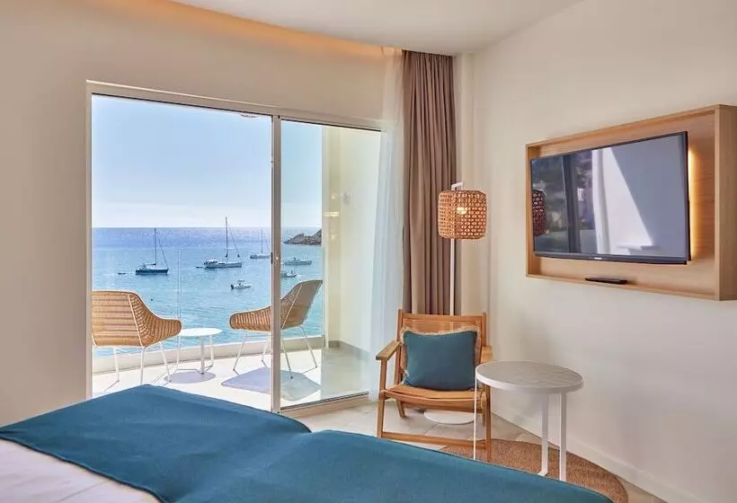 اتاق استاندارد با چشم‌انداز دریا, Universal Hotel Aquamarin