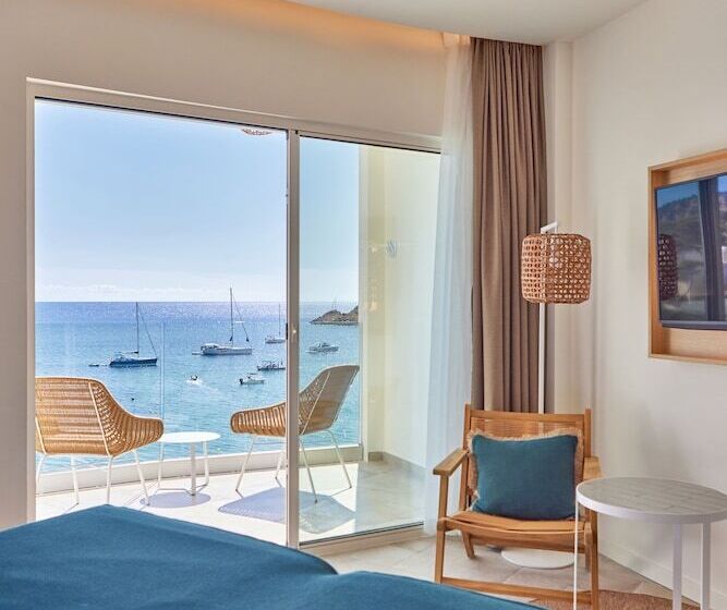 اتاق استاندارد با چشم‌انداز دریا, Universal Hotel Aquamarin