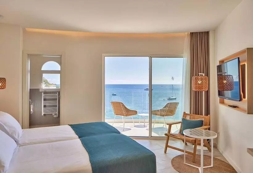 اتاق استاندارد با چشم‌انداز دریا, Universal Hotel Aquamarin