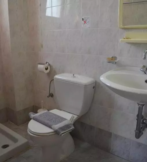 استودیوی استاندارد, Kremasti Memories
