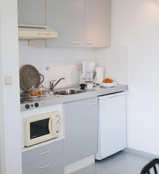 带花园景观及2个卧室的公寓, Govino Bay