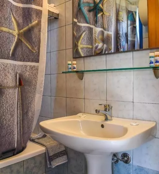 2 Bedroom Apartment Garden View, Govino Bay