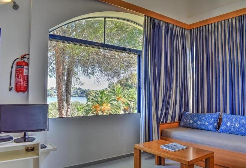 带花园景观及2个卧室的公寓, Govino Bay