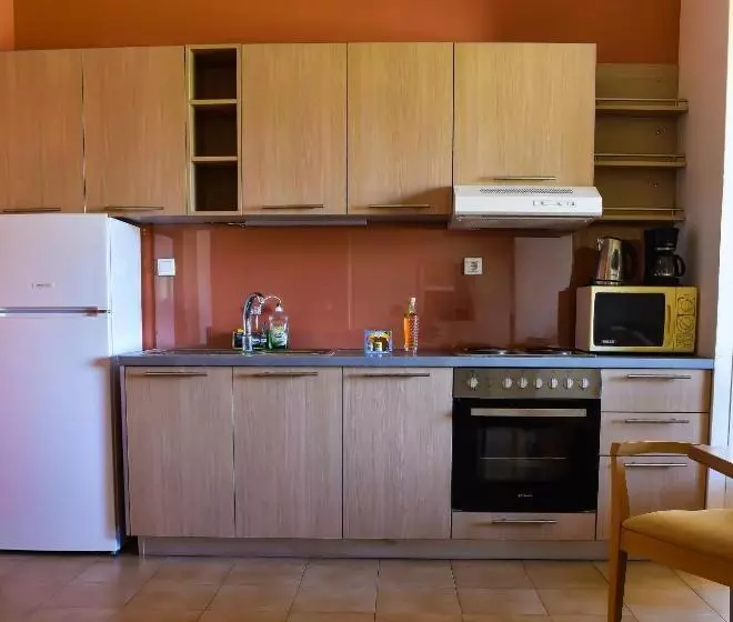 ویلای 3 خوابه با چشم‌انداز باغ, Govino Bay