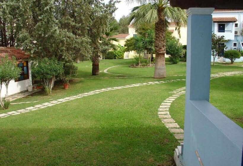 带花园景观的标准工作室, Govino Bay