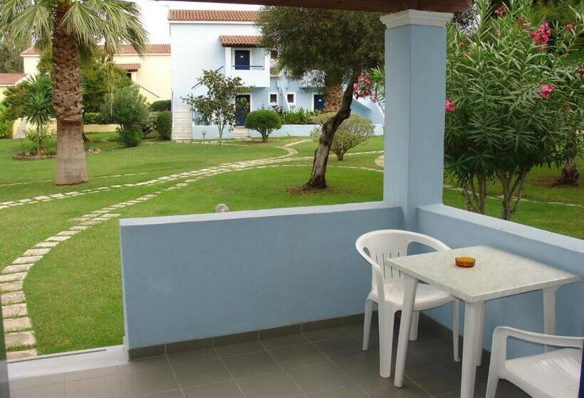 带花园景观的标准工作室, Govino Bay