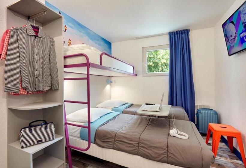 Номер Стандарт Трехместный, Welcomotel Les Mureaux