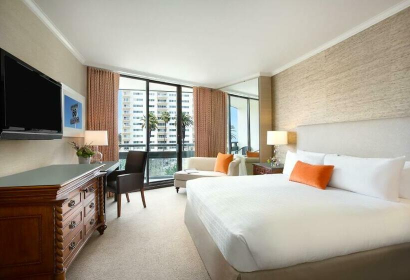 带大床的豪华间, Fairmont Miramar Hotel & Bungalows